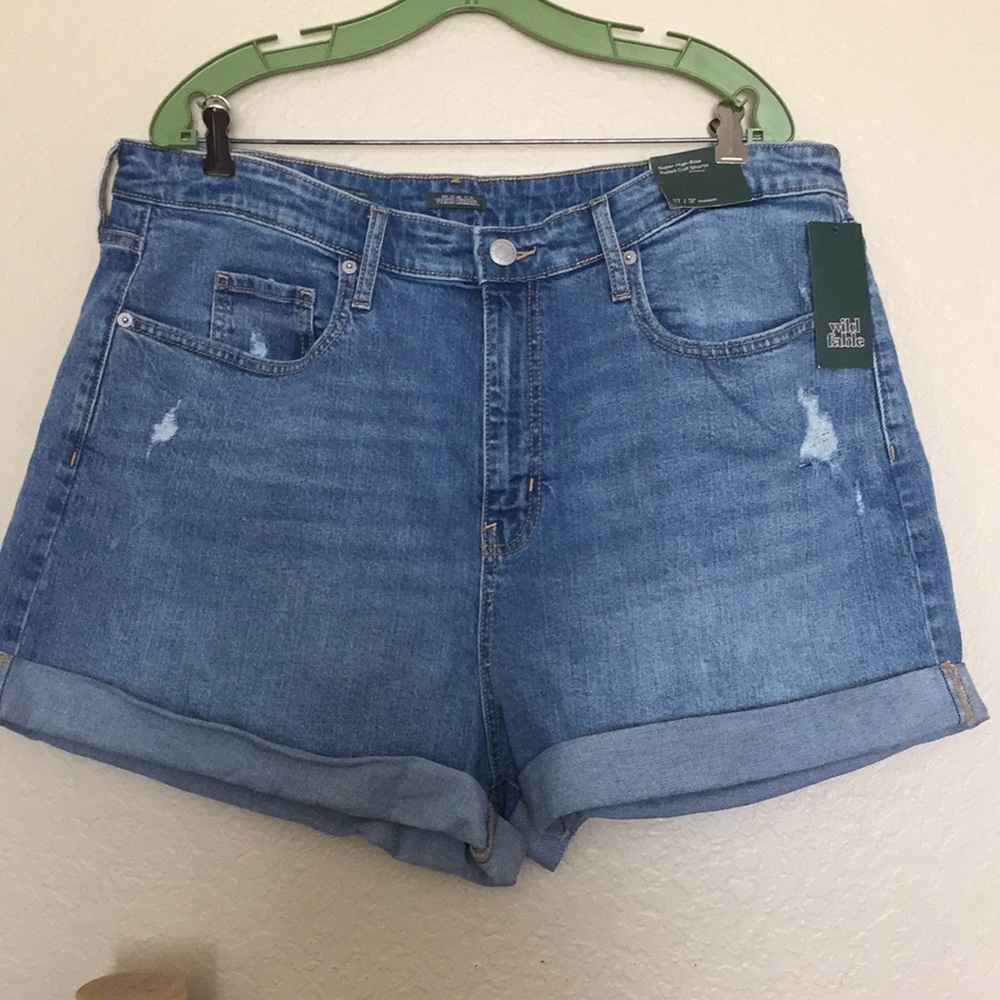 Wild fable super high rise shorts size 17 /R new